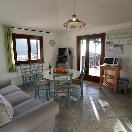 Casa Nel Vigneto Con Vista Mare Apartment Magomadas Exterior photo