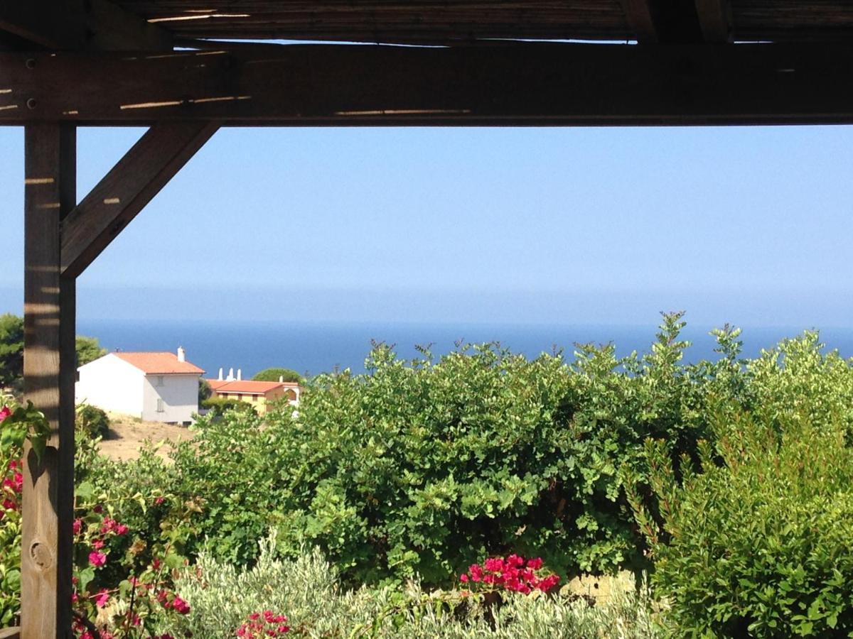 Casa Nel Vigneto Con Vista Mare Apartment Magomadas Exterior photo