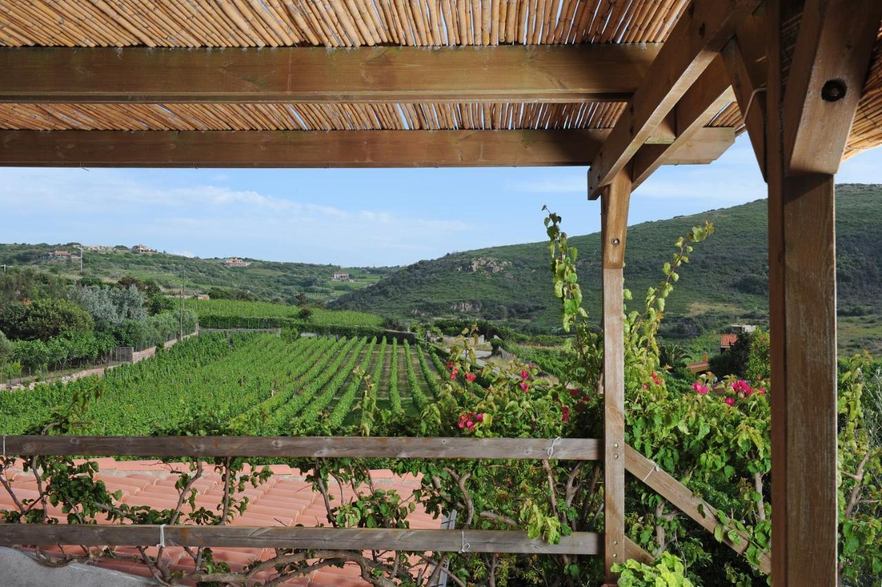 Casa Nel Vigneto Con Vista Mare Apartment Magomadas Exterior photo